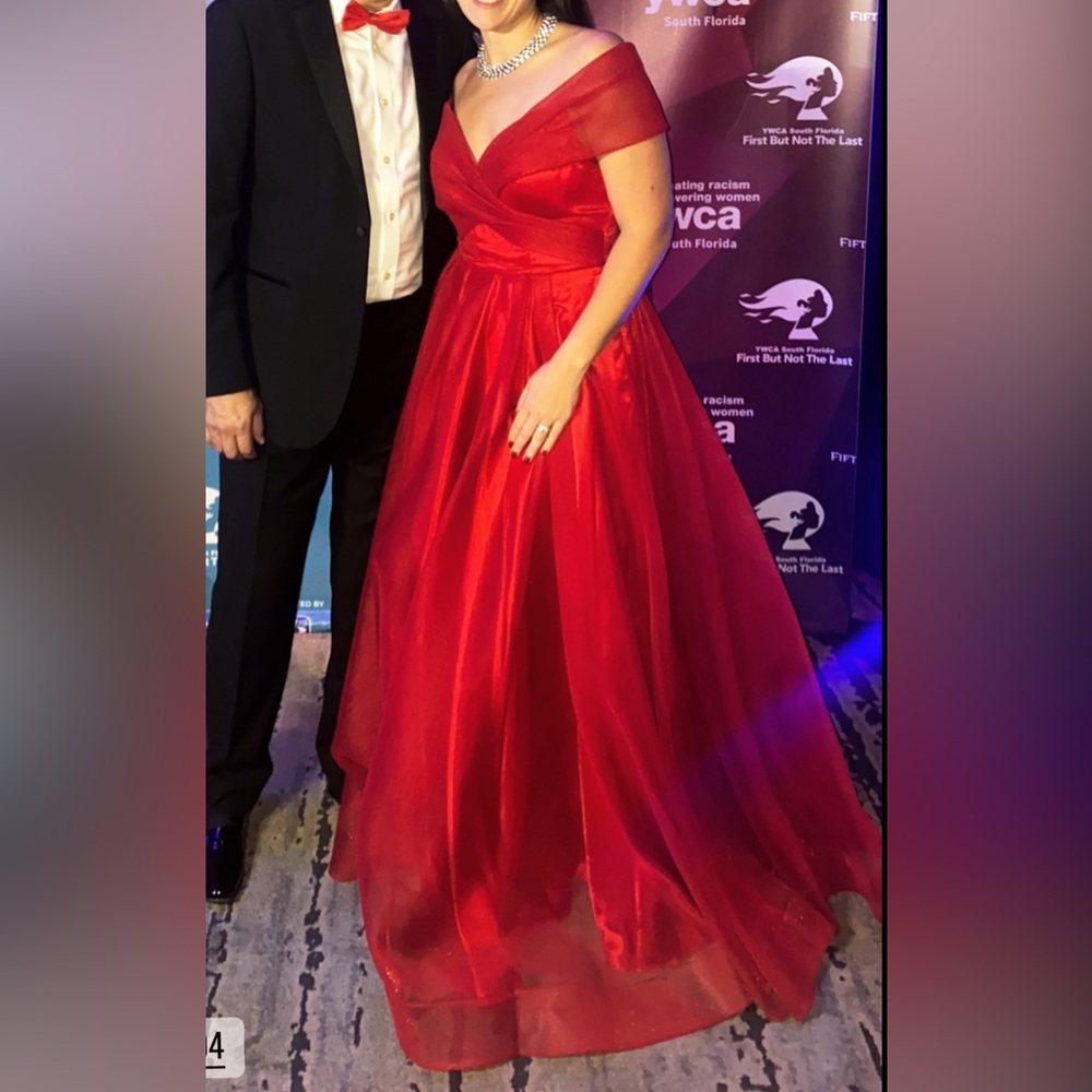 Bicici & Coty Red Gown Size L